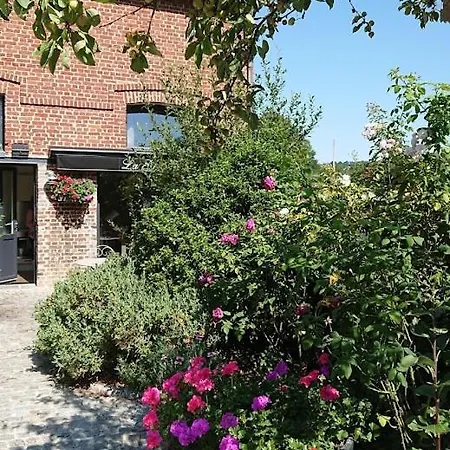 De La Maison Du Haras بيت للعطل *