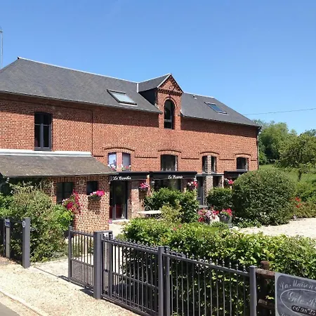 De La Maison Du Haras بيت للعطل