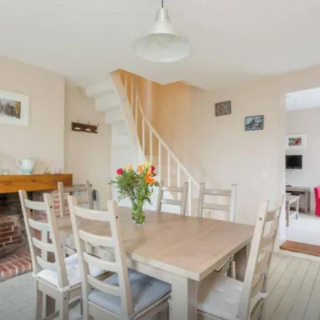 De La Maison Du Haras بيت للعطل *