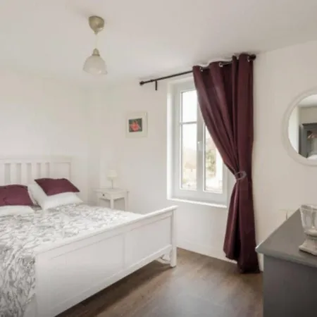 De La Maison Du Haras بيت للعطل